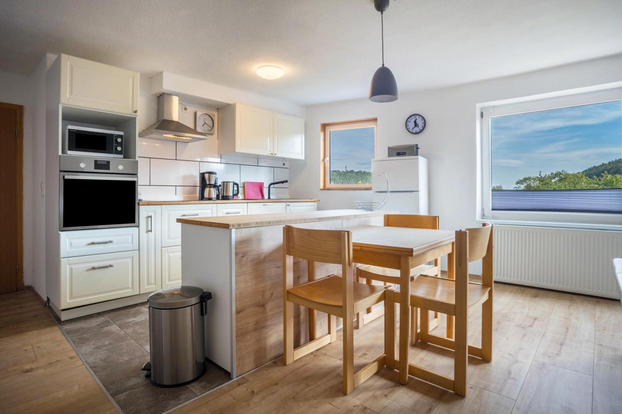 Knopf Apartment